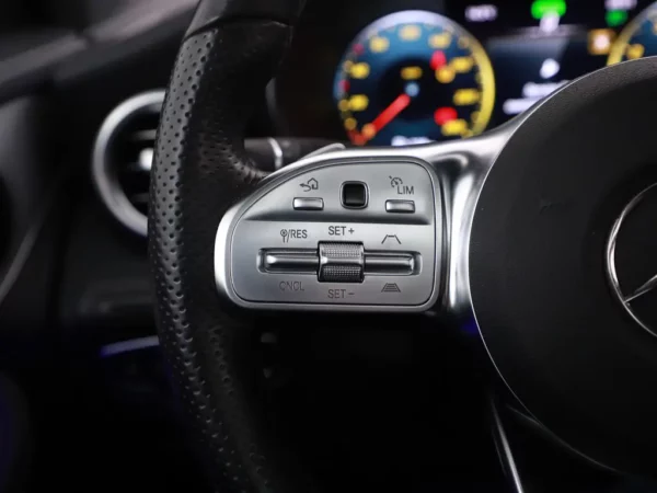 Photo 11 of 40 of WDC2539801F751707 Mercedes-Benz GLC 200 Aut. Business Solution AMG