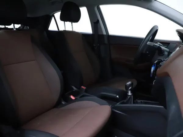 Photo 12 of 18 of NLHB251AAJZ387663 Hyundai i20 1.0 T-GDI i-Drive Cool