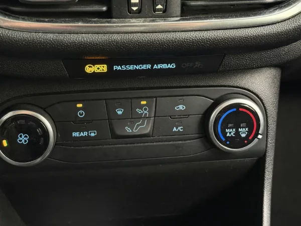 Photo 12 of 21 of WF0JXXGAHJJJ67730 Ford Fiesta 1.1 Trend Airco