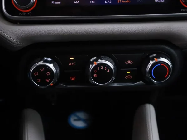 Photo 12 of 23 of VNVK1400469960207 Nissan Micra 1.0 IG-T N-Design (5-drs Hatchb.)