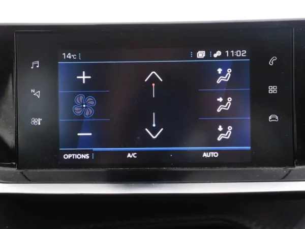 Photo 12 of 24 of VR3UPHMHDL5017051 Peugeot 208 1.2 PureTech Active Navi