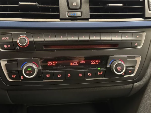 Photo 12 of 24 of WBA3A11020J617339 BMW 3-serie 316i Executive Xenon Cruise Ecc