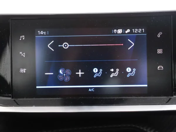 Photo 12 of 26 of VR3UPHMHDN5881101 Peugeot 208 1.2 PureTech Active Pack Airco