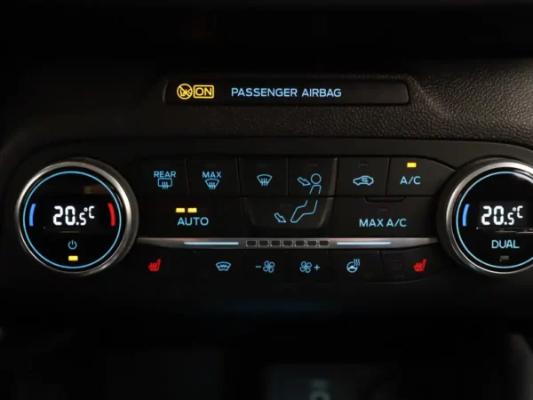 Photo 12 of 28 of WF0PXXGCHPKM82966 Ford FOCUS Wagon 1.0 Aut. EcoBoost Titanium