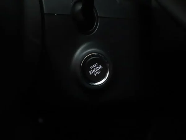 Photo 12 of 34 of TMBAP7NX0MY011246 Skoda Octavia 1.0 TSI Business Edition 5-drs Hatchb.