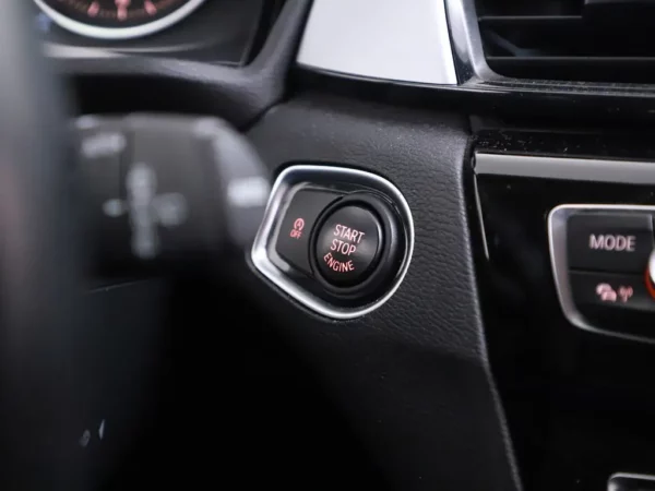 Photo 12 of 34 of WBAHS110605H03722 BMW X1 sDrive18i Aut. High Executive LED