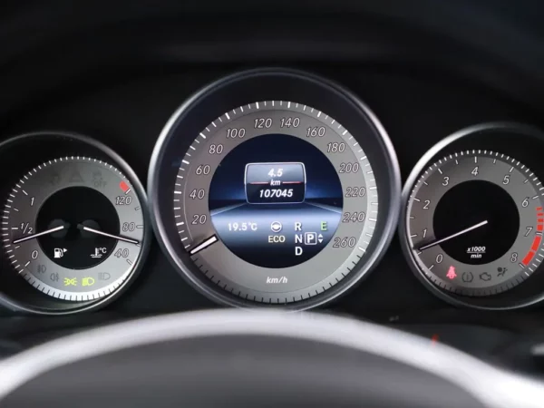 Photo 12 of 34 of WDD2074611F336253 Mercedes-Benz E-Klasse Cabrio 400 Prestige Cruise Ecc