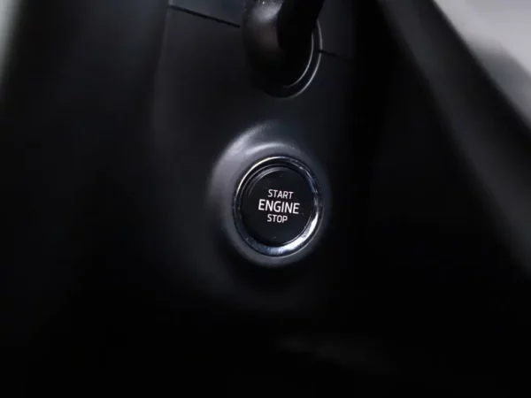 Photo 12 of 35 of TMBJP7NX8MY130954 Skoda Octavia Combi 1.0 TSI Business Edition Led