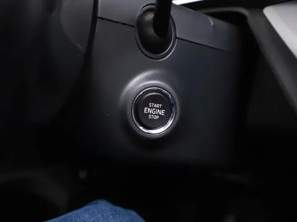 Photo 12 of 38 of TMBJP7NX4MY040099 Skoda Octavia Combi 1.0 TSI Business Edition Plus 5-drs Combi