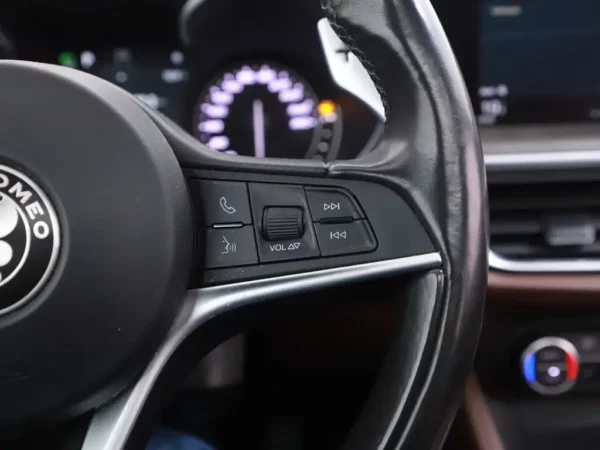 Photo 12 of 41 of ZARFAHBN5J7C00212 Alfa Romeo Stelvio 2.0 T AWD Special Edition 5-drs SUV