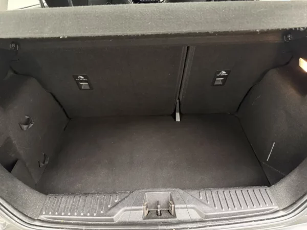 Photo 13 of 21 of WF0JXXGAHJJJ67730 Ford Fiesta 1.1 Trend Airco