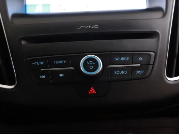 Photo 13 of 25 of WF05XXGCC5JT14065 Ford Focus 1.0 Lease Edition Navi