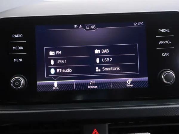 Photo 13 of 26 of TMBER7NW9P3231540 Skoda Scala 1.0 TSI Sport Business (5-drs