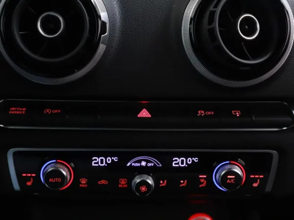 Photo 13 of 26 of WAUZZZ8V5F1133404 Audi A3 Cabriolet 1.4 TFSI CoD Ambition Pro Line Plus Softtop Stoelverw.