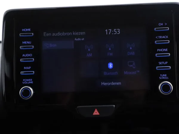 Photo 13 of 27 of YARKBAC3200180897 Toyota Yaris 1.5 Hybrid Dynamic 5-drs Hatchb