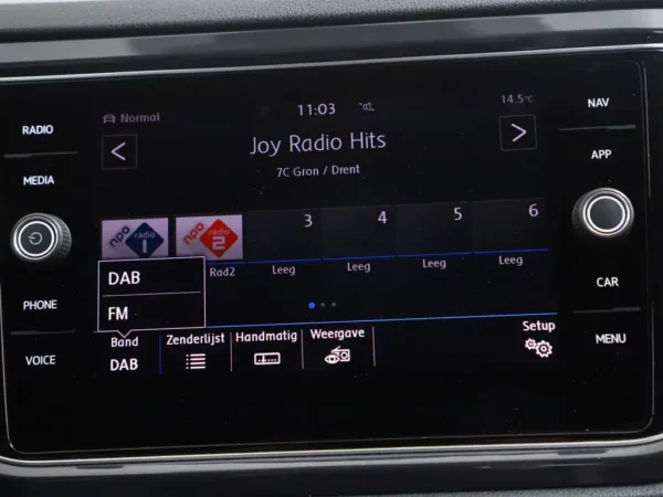 Photo 13 of 28 of WVGZZZA1ZJV009374 Volkswagen T-Roc 1.5 TSI Sport Cruise Led