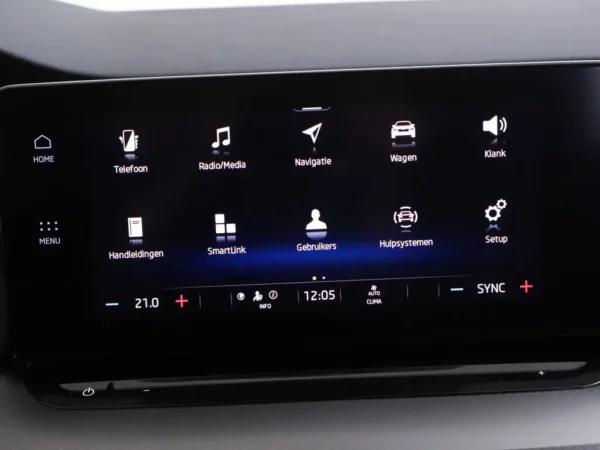 Photo 13 of 33 of TMBJP8NX0RY146191 Skoda Octavia Combi 1.0 TSI Business Edition