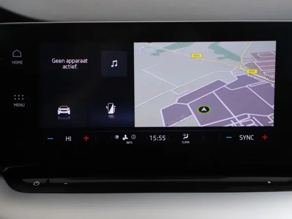 Photo 13 of 35 of TMBJP7NX8MY130954 Skoda Octavia Combi 1.0 TSI Business Edition Led