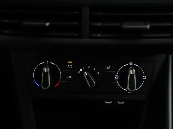 Photo 14 of 25 of WVWZZZAW7RU033264 Volkswagen Polo 1.0 TSI Polo (5-drs Hatchb.)