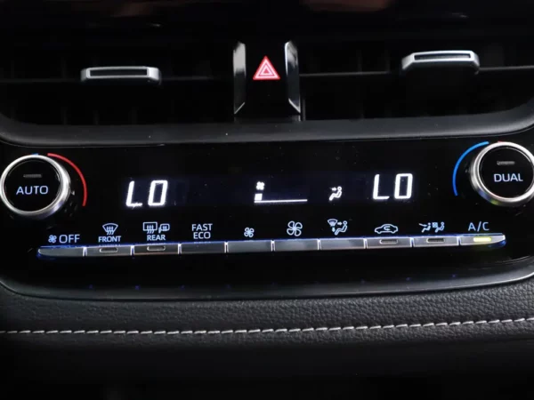 Photo 14 of 26 of SB1Z93BE90E127408 Toyota Corolla Touring Sports 1.8 Hybrid Active