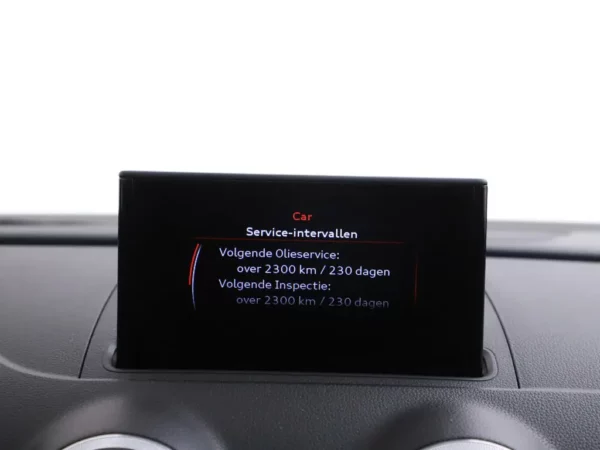 Photo 14 of 26 of WAUZZZ8V5F1133404 Audi A3 Cabriolet 1.4 TFSI CoD Ambition Pro Line Plus Softtop Stoelverw.