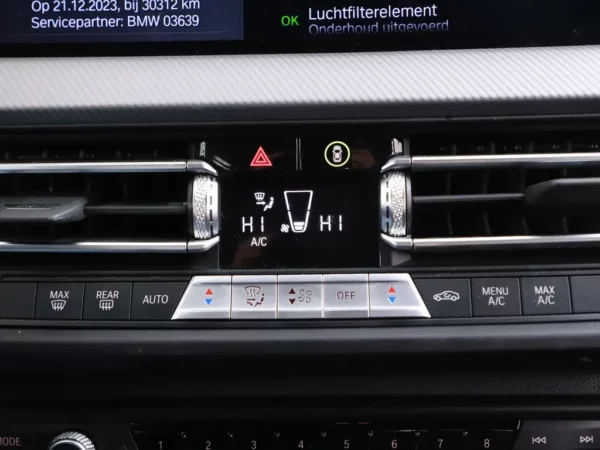 Photo 14 of 28 of WBA7K310207K99164 BMW 1-serie 118i Aut. Business Edition 5-drs Hatchb.