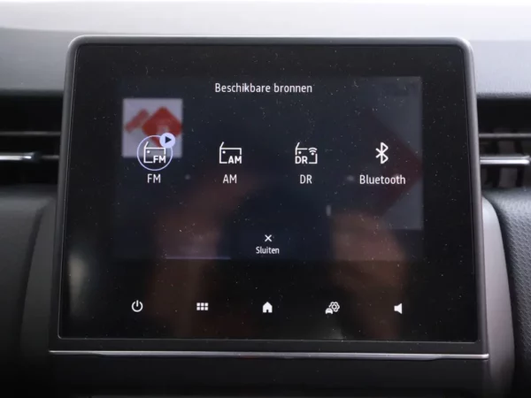 Photo 14 of 29 of VF1RJA00365530239 Renault Clio 1.0 TCe Intens LED