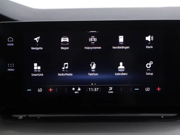 Photo 14 of 34 of TMBAP7NX0MY011246 Skoda Octavia 1.0 TSI Business Edition 5-drs Hatchb.