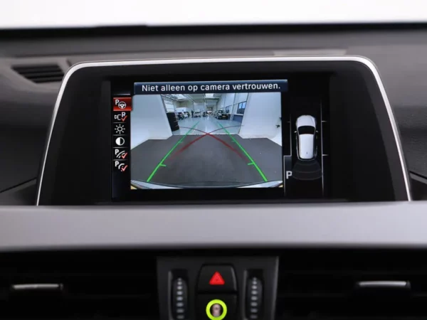 Photo 14 of 34 of WBAHS110605H03722 BMW X1 sDrive18i Aut. High Executive LED