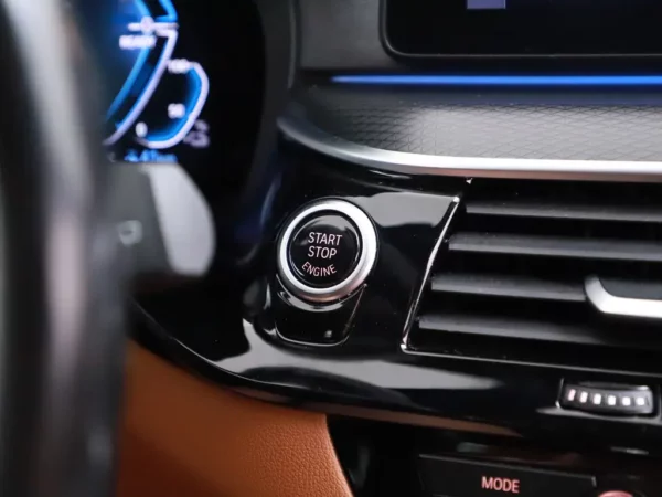 Photo 14 of 35 of WBA11CG000CL71888 BMW 5 Serie Touring 530e Business Edition Plus M-Pack