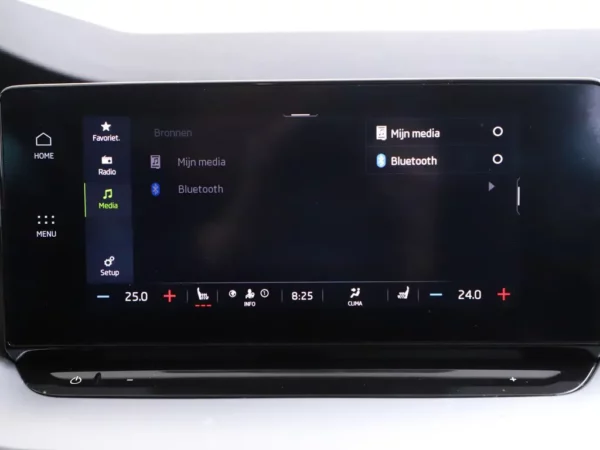 Photo 14 of 38 of TMBJP7NX4MY040099 Skoda Octavia Combi 1.0 TSI Business Edition Plus 5-drs Combi