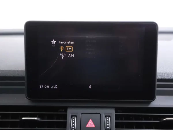 Photo 14 of 39 of WAUZZZFY7H2018880 Audi Q5 2.0 TFSI quattro Design Pro Line Plus LED