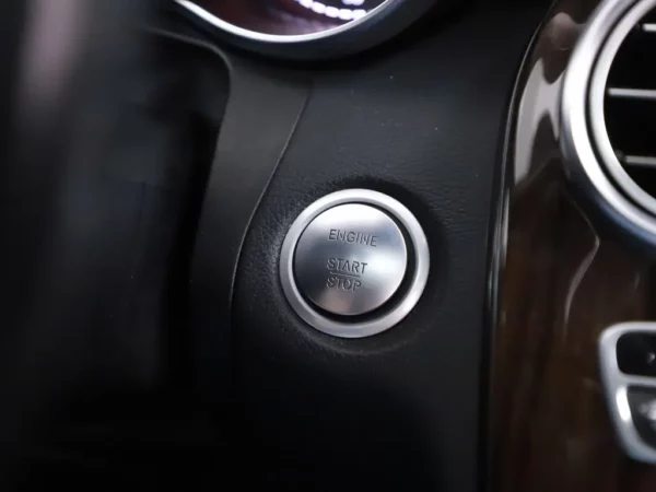 Photo 14 of 39 of WDD2052661F464977 Mercedes-Benz C-Klasse Estate 400 4MATIC Ambition