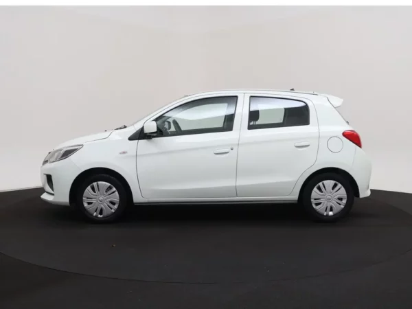 Photo 15 of 19 of MMCXNA05ALH024956 Mitsubishi Space Star 1.0 Cool+ Airco DAB