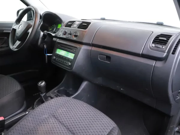 Photo 15 of 21 of TMBJM25J4E3123375 Skoda Fabia Combi 1.2 TSI Sprint Cruise