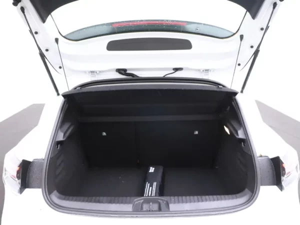 Photo 15 of 24 of VF1RJA00074068603 Renault Clio 1.6 E-Tech Full Hybrid 145