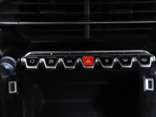 Photo 15 of 24 of VR3UPHMHDL5017051 Peugeot 208 1.2 PureTech Active Navi