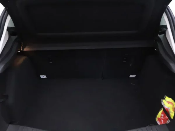 Photo 15 of 25 of WF05XXGCC5JT14065 Ford Focus 1.0 Lease Edition Navi