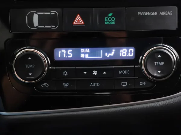 Photo 15 of 26 of JMBXTGF7WGZ002412 Mitsubishi Outlander 2.0 Aut. Executive Ed 7 Persoons Nav