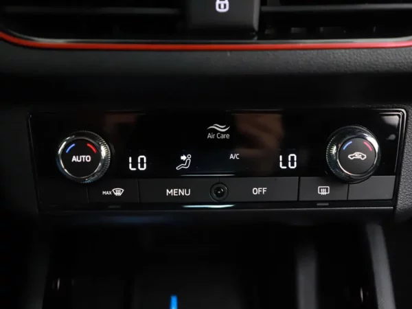 Photo 15 of 26 of TMBER7NW9P3231540 Skoda Scala 1.0 TSI Sport Business (5-drs