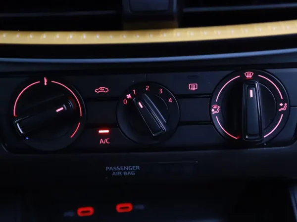 Photo 15 of 26 of VSSZZZKJ6RR222041 SEAT Arona 1.0 EcoTSI Reference (5-drs SUV)