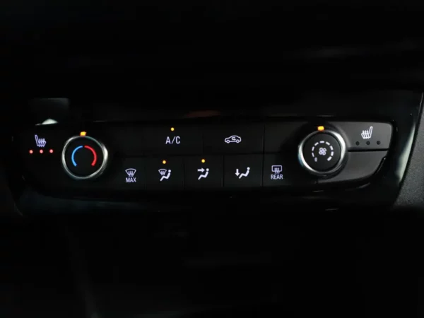 Photo 15 of 27 of VXKUPHNEKM4207516 Opel Corsa 1.2 Elegance (5-drs Hatchb.) Cruise