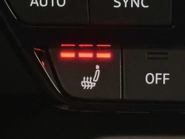 Photo 15 of 28 of WAUZZZGY2MA016341 Audi A3 Sportback 35 TFSI edition one 5-drs Hatchb.