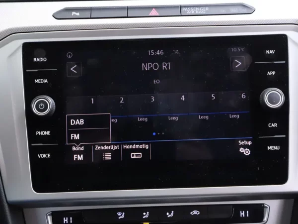 Photo 15 of 32 of WVWZZZ3CZJE179289 Volkswagen Passat 1.4 TSI ACT Comfortline 4-drs Sedan