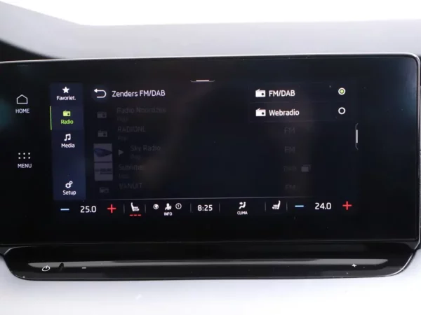 Photo 15 of 38 of TMBJP7NX4MY040099 Skoda Octavia Combi 1.0 TSI Business Edition Plus 5-drs Combi