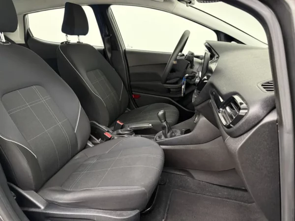 Photo 16 of 21 of WF0JXXGAHJJJ67730 Ford Fiesta 1.1 Trend Airco