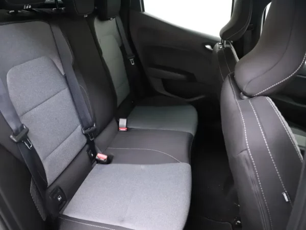 Photo 16 of 24 of VF1RJA00074068603 Renault Clio 1.6 E-Tech Full Hybrid 145