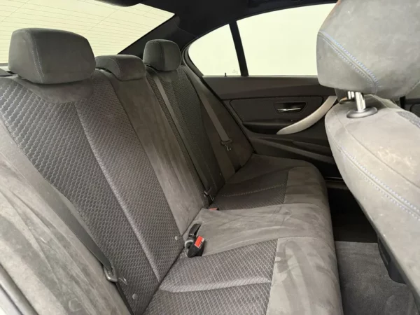 Photo 16 of 24 of WBA3A11020J617339 BMW 3-serie 316i Executive Xenon Cruise Ecc