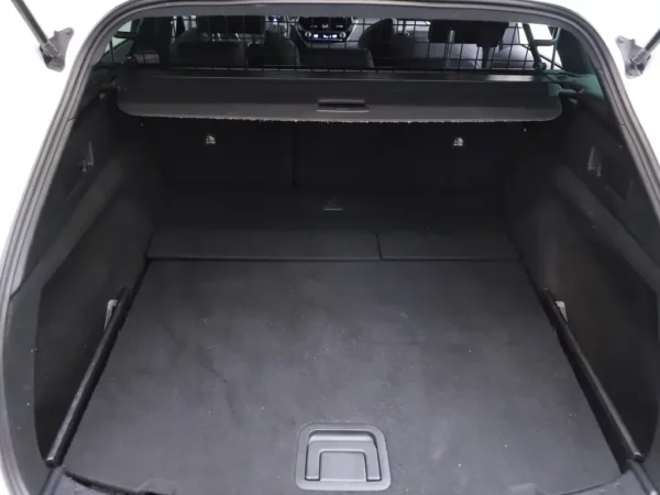 Photo 16 of 26 of SB1Z93BE90E127408 Toyota Corolla Touring Sports 1.8 Hybrid Active