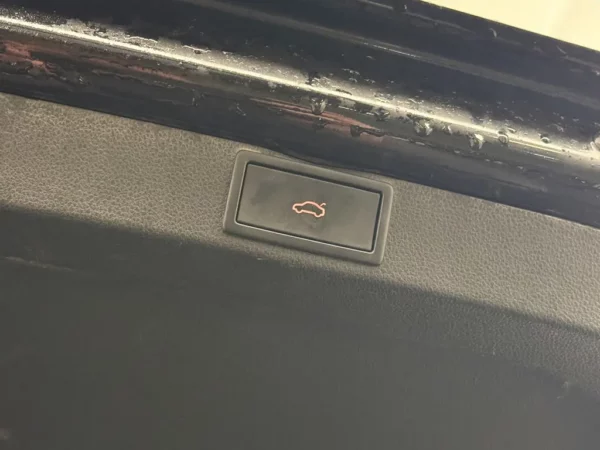 Photo 16 of 26 of TMBJP7NX2MY136328 Skoda Octavia Combi 1.0 TSI Business Edition